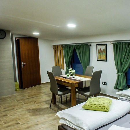 Villa Zoki - Soba Dnevni Najam Zagabria Esterno foto